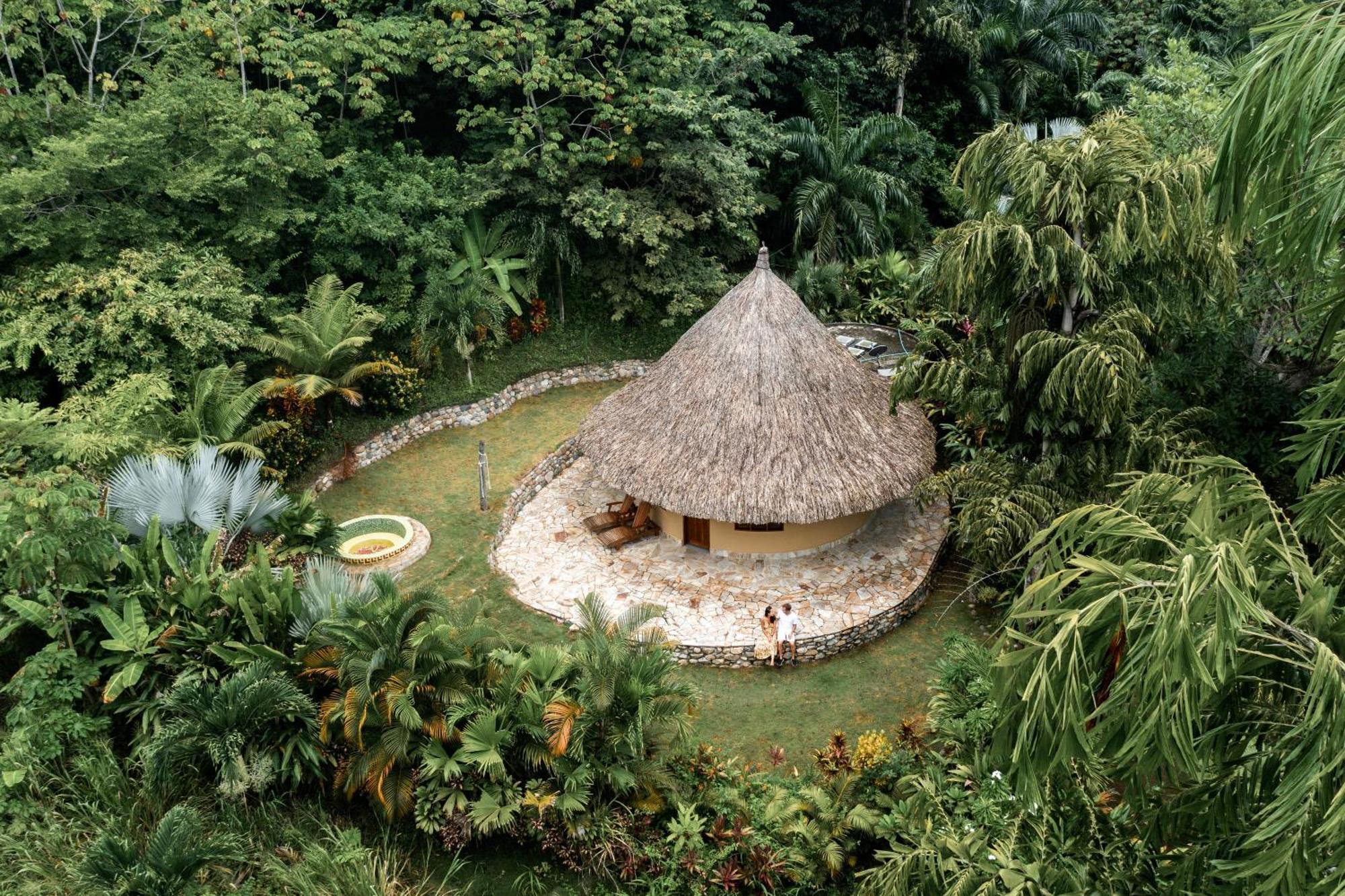 One Santuario Hotel Y Reserva Natural 帕洛米诺 外观 照片