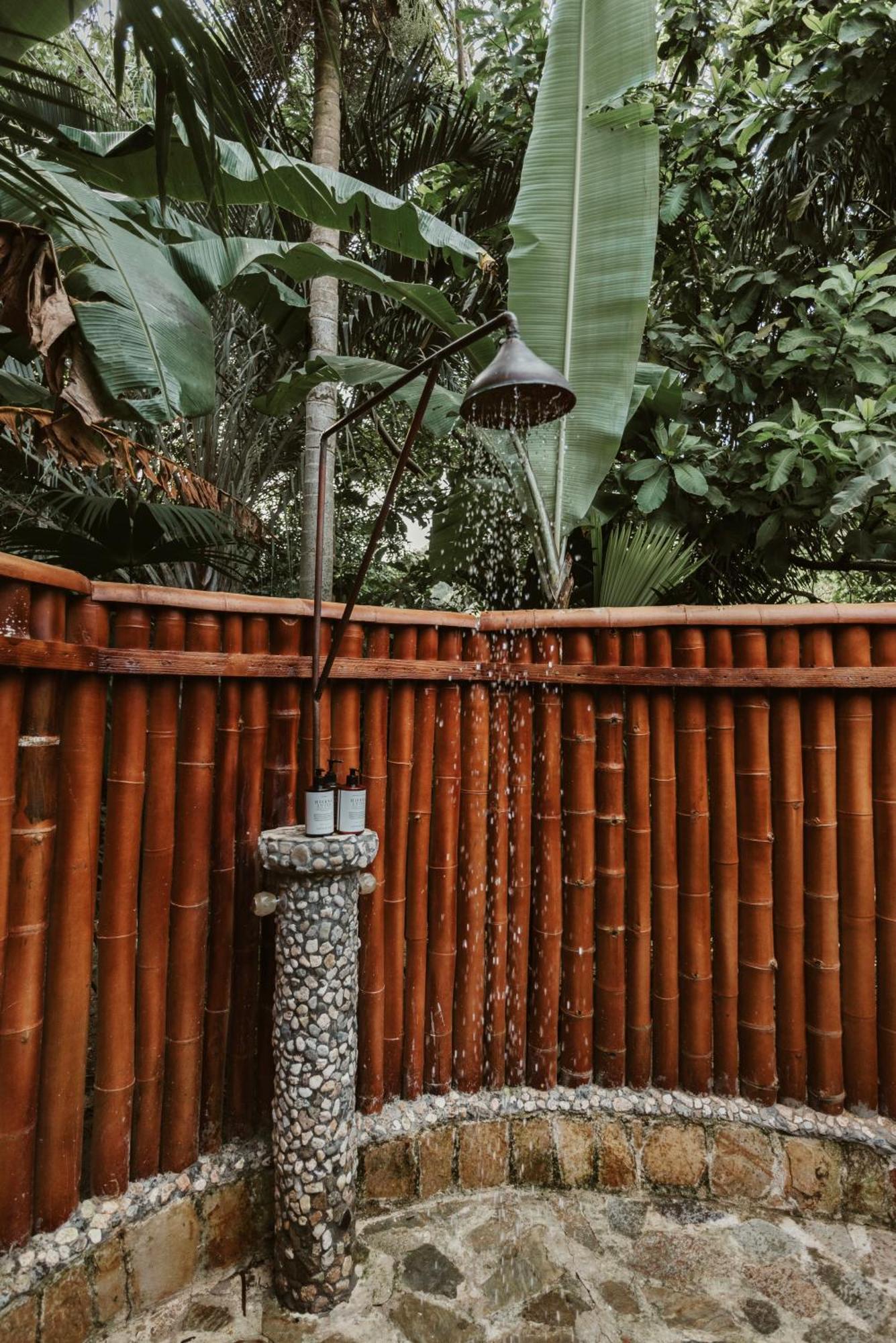 One Santuario Hotel Y Reserva Natural 帕洛米诺 外观 照片