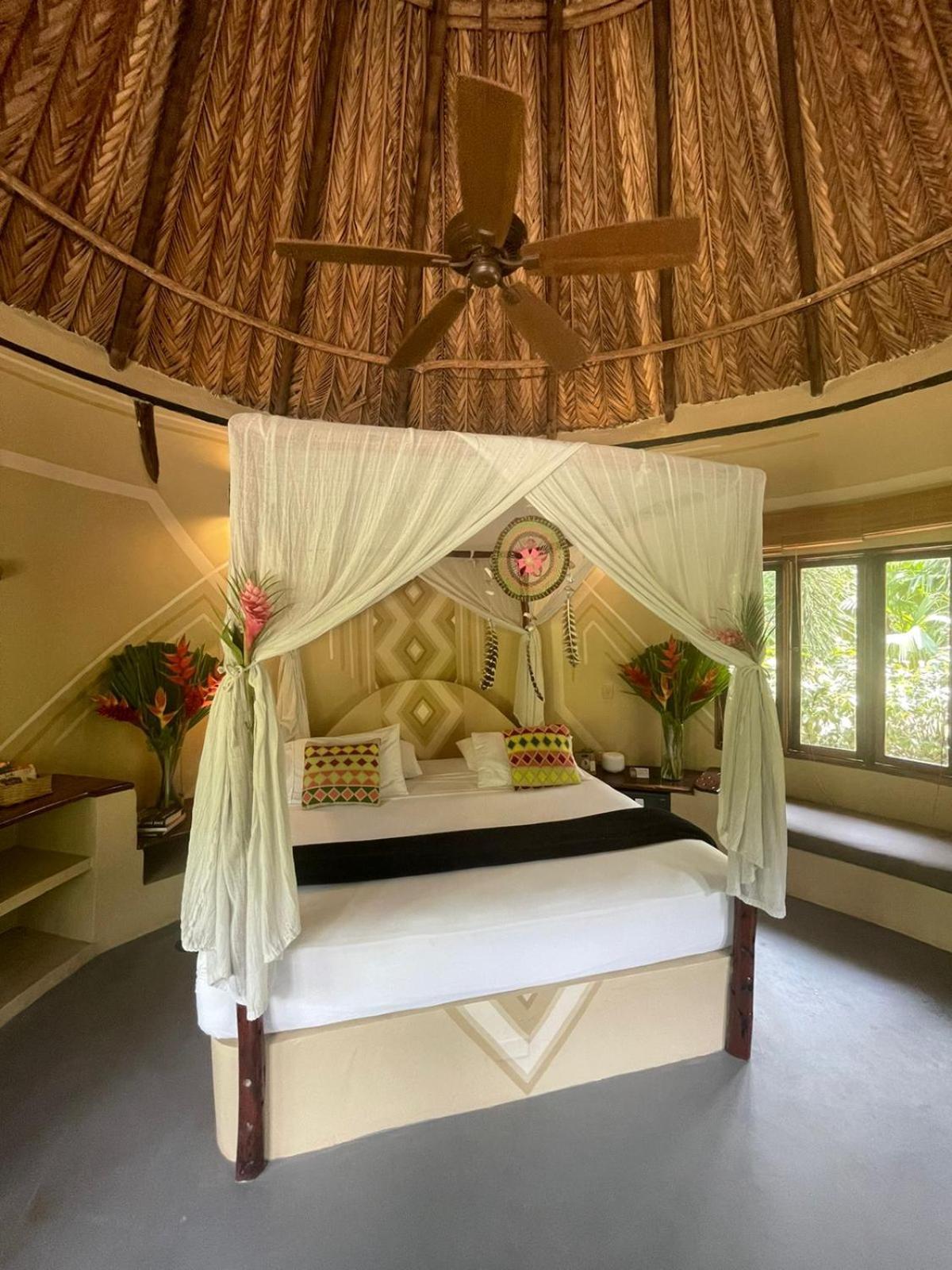 One Santuario Hotel Y Reserva Natural 帕洛米诺 外观 照片