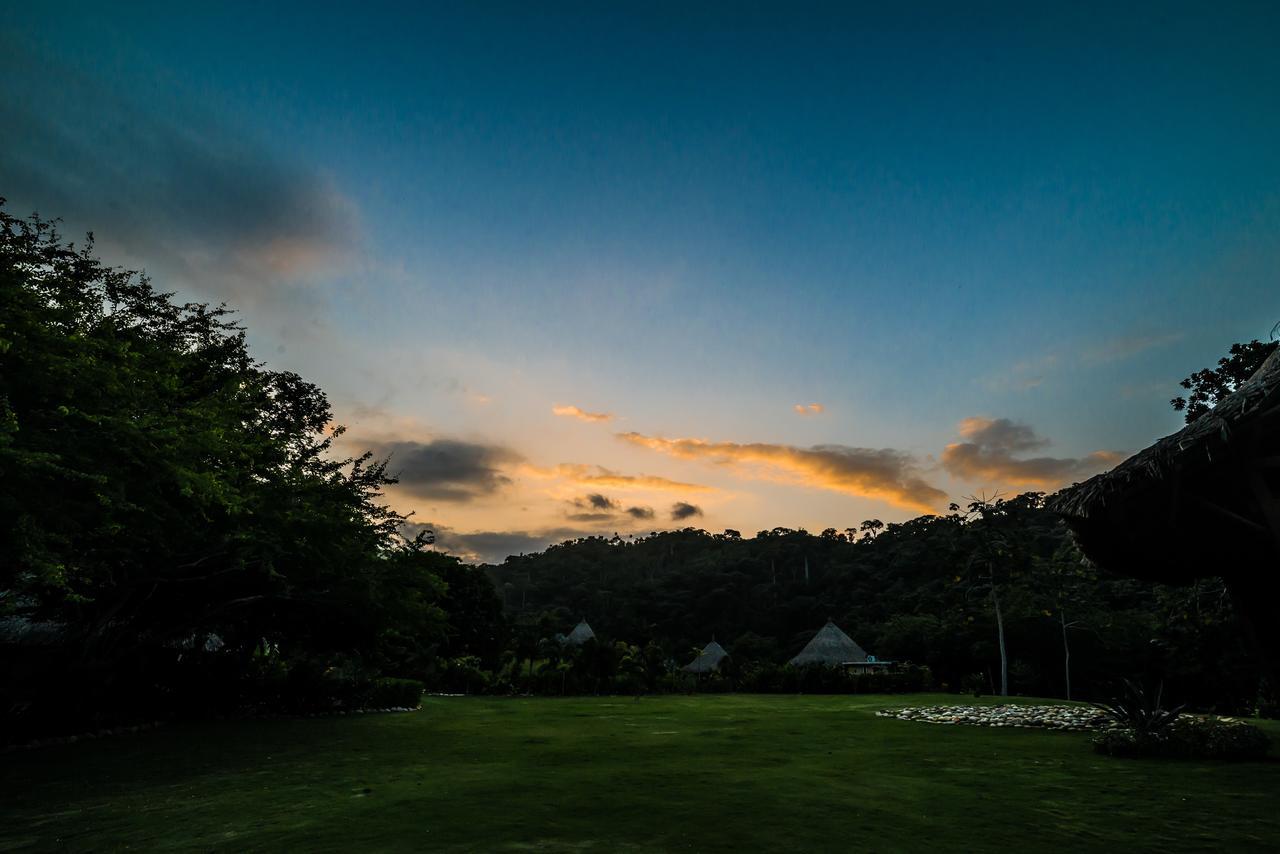 One Santuario Hotel Y Reserva Natural 帕洛米诺 外观 照片