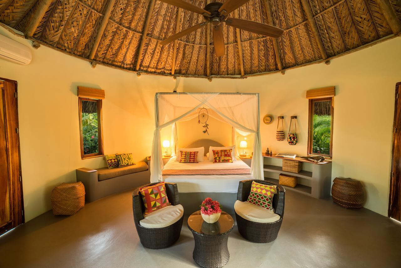 One Santuario Hotel Y Reserva Natural 帕洛米诺 外观 照片