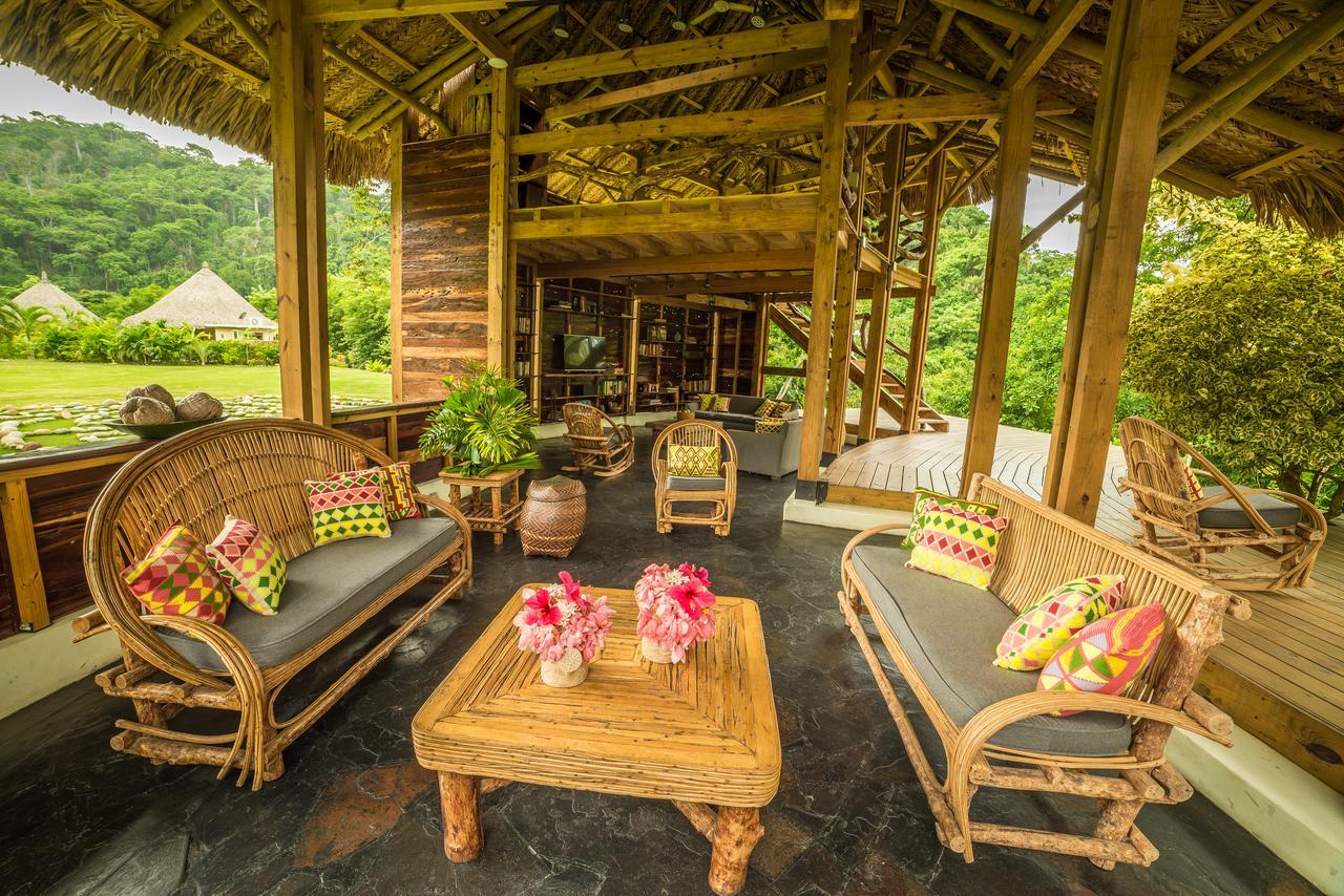 One Santuario Hotel Y Reserva Natural 帕洛米诺 外观 照片
