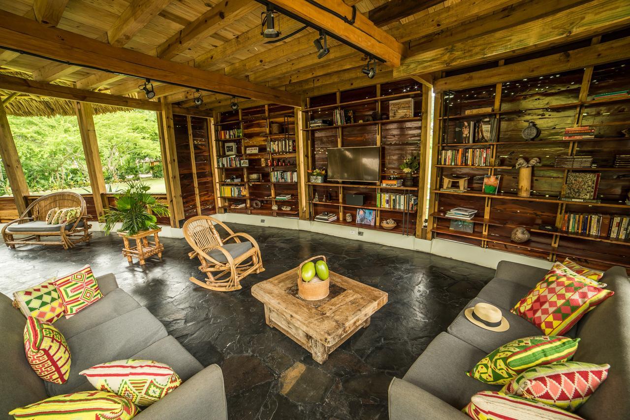 One Santuario Hotel Y Reserva Natural 帕洛米诺 外观 照片